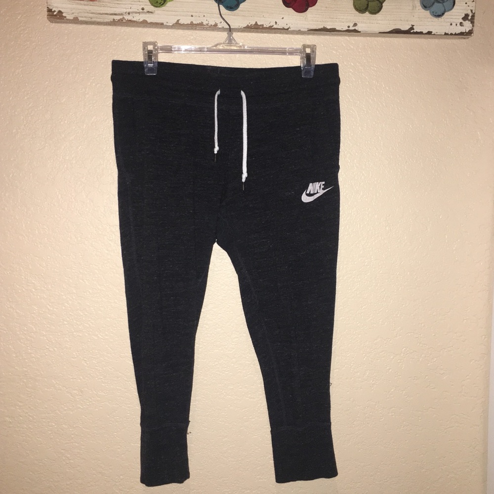 🚫SOLD🚫 Nike cropped sweats